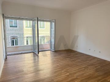 4 bedroom apartment on Rua Ferreira Borges