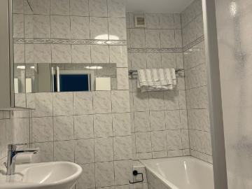 4 bedroom apartment at fancy Oberkassel Luegallee, Dusseldorf Amsterdam Apartments for Rent