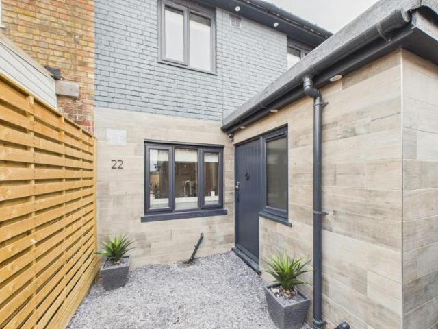 4 Bedroom Apartment Bramford Bramford LS105186675