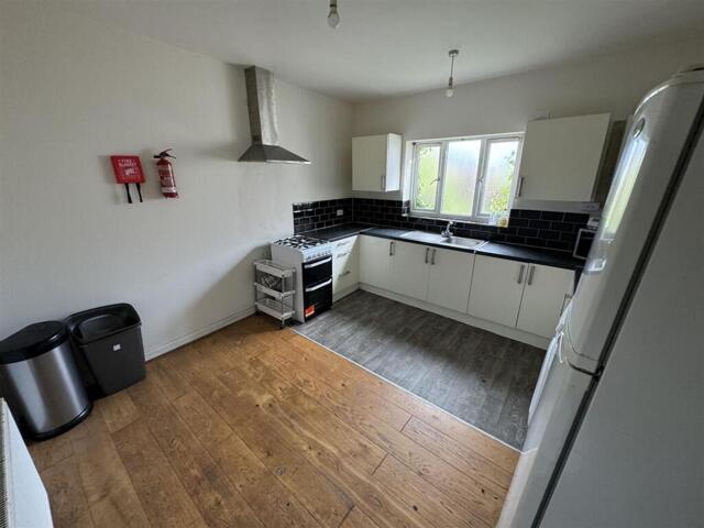 4 Bedroom Apartment Bristol Bristol 103485656