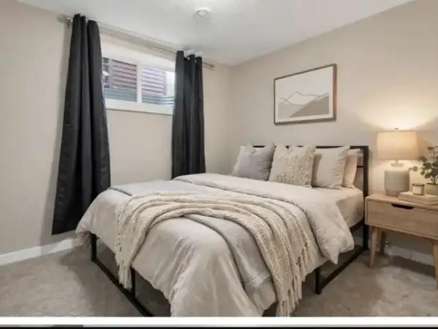 4 Bedroom Apartment Calgary AB 104434257