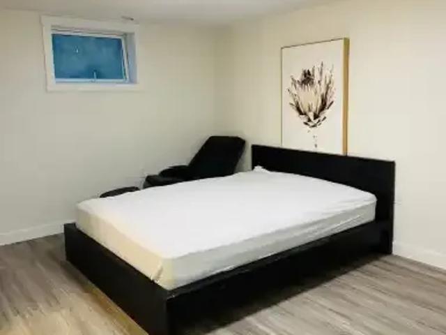 4 Bedroom Apartment Calgary AB 104638332