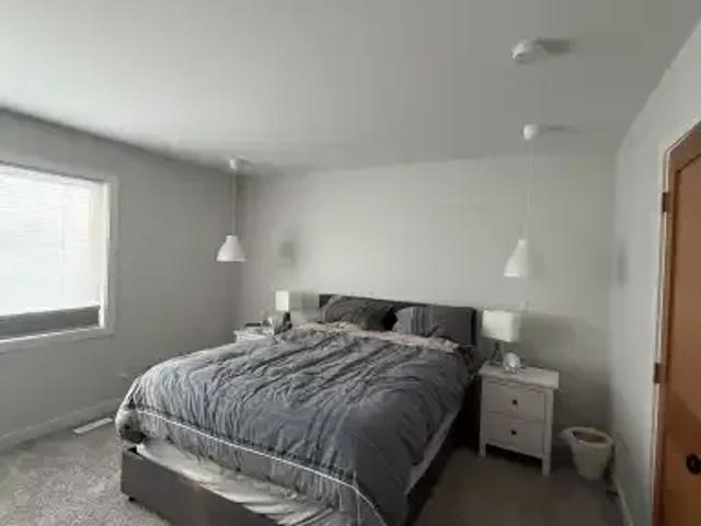 4 Bedroom Apartment Calgary AB 104940814