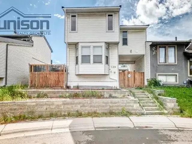 4 Bedroom Apartment Calgary AB 104972668