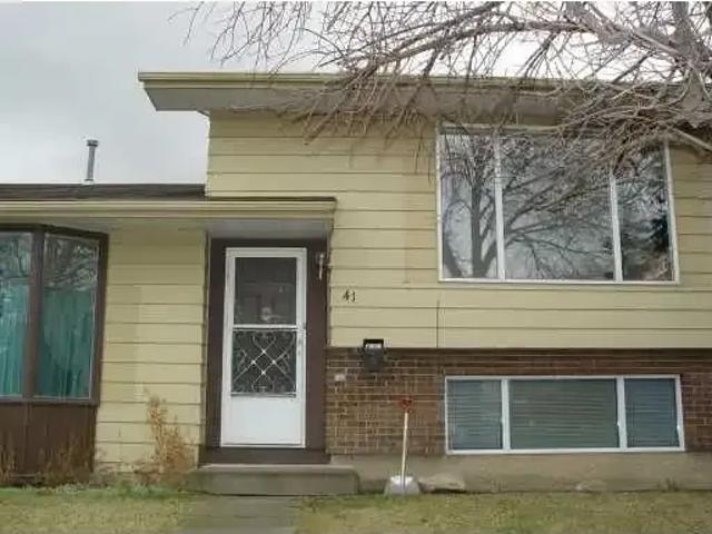 4 Bedroom Apartment Calgary AB 105654109