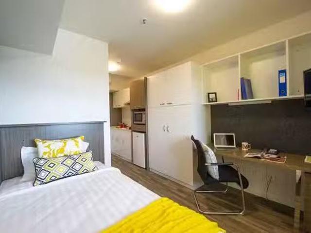 4 Bedroom Apartment External With View