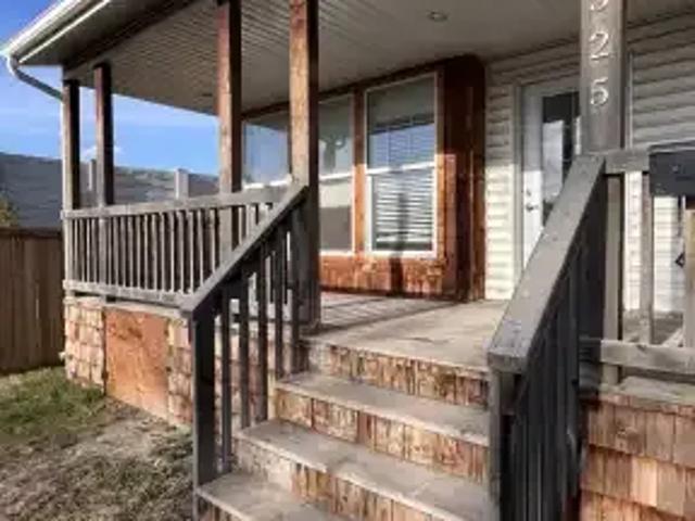 4 Bedroom Apartment Edmonton AB 103579180