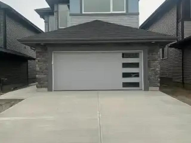 4 Bedroom Apartment Edmonton AB 104506784