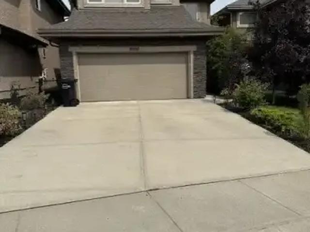 4 Bedroom Apartment Edmonton AB 104863543
