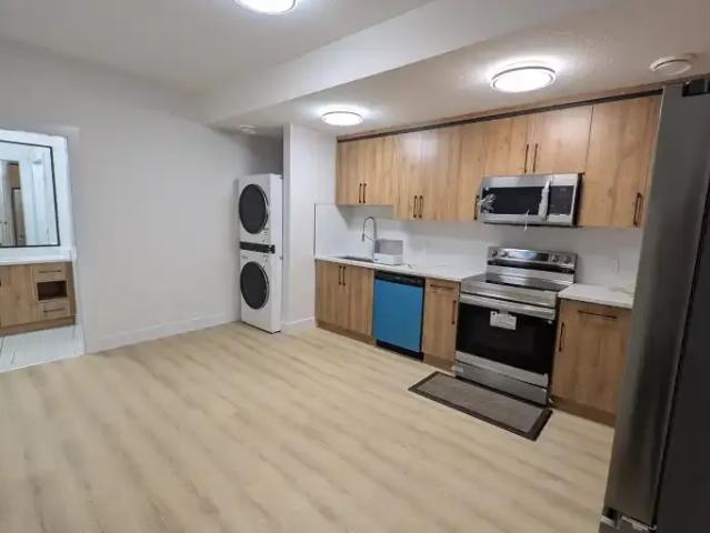 4 Bedroom Apartment Edmonton AB 105100735