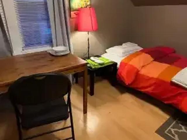 4 Bedroom Apartment Edmonton AB 105226584