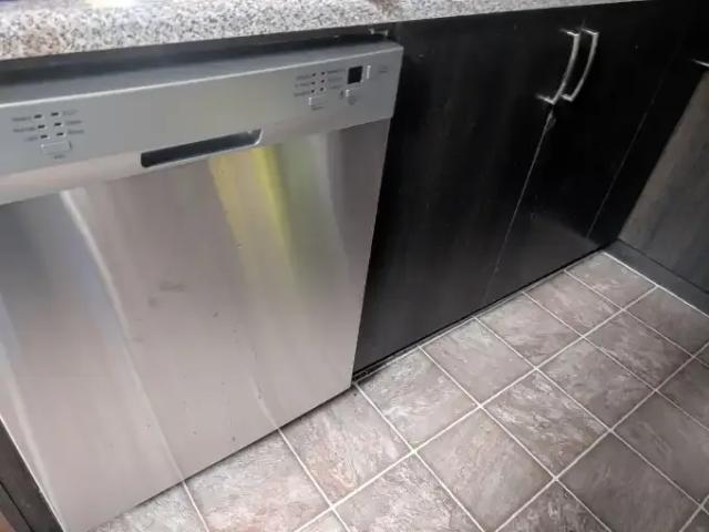 4 Bedroom Apartment Edmonton AB 105378198