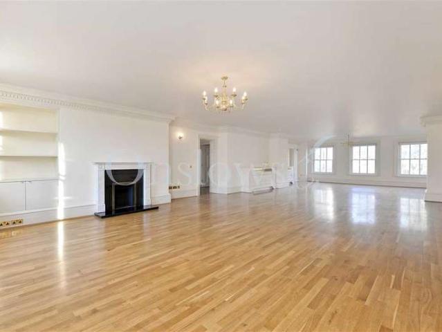 4 Bedroom Apartment Flat