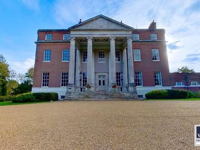 4 Bedroom Apartment Flat