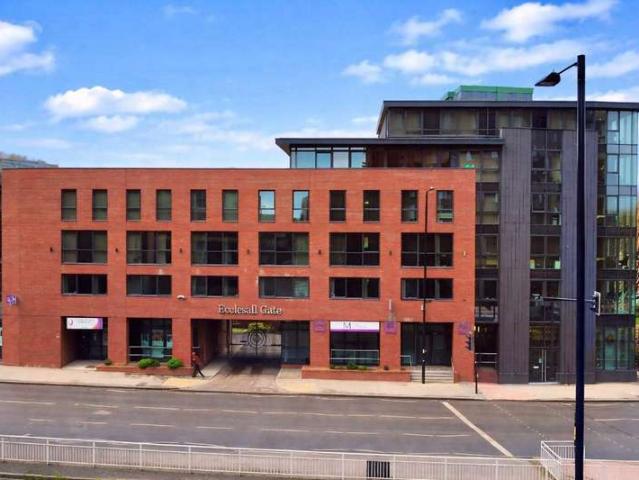 4 Bedroom Apartment Flat