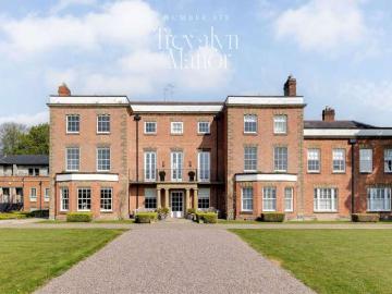 4 Bedroom Apartment Flat
