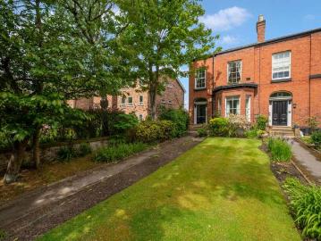 4 Bedroom Apartment Flat