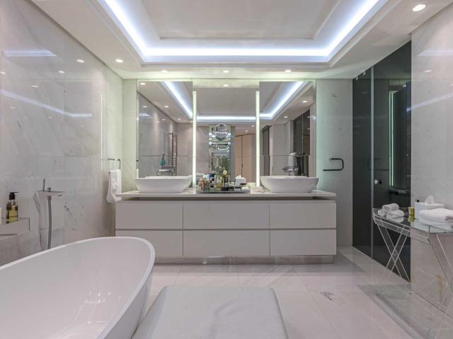 4 Bedroom Apartment / Flat For Sale in Clifton