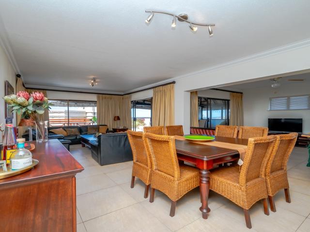 4 Bedroom Apartment / Flat For Sale in Ballito Central
