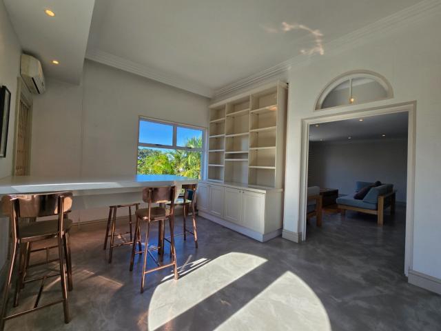 4 Bedroom Apartment / Flat For Sale in Essenwood