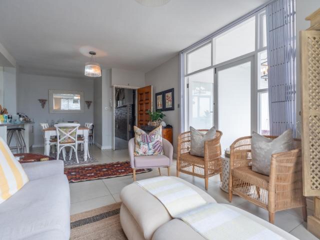 4 Bedroom Apartment / Flat For Sale in Essenwood
