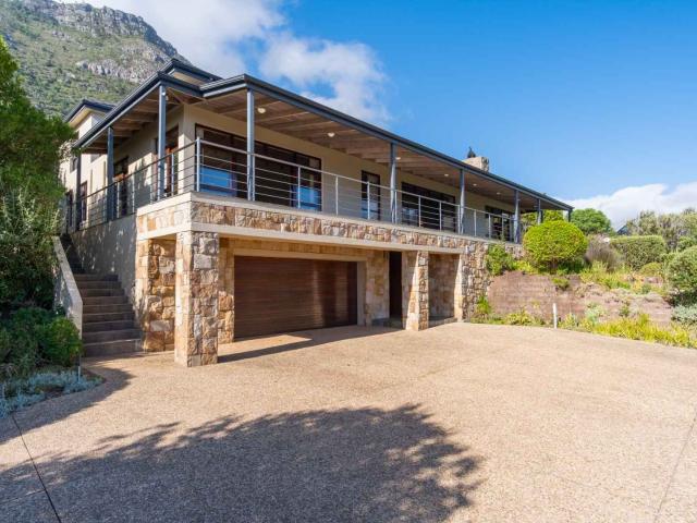4 Bedroom Apartment / Flat For Sale in Kenrock Country Estate