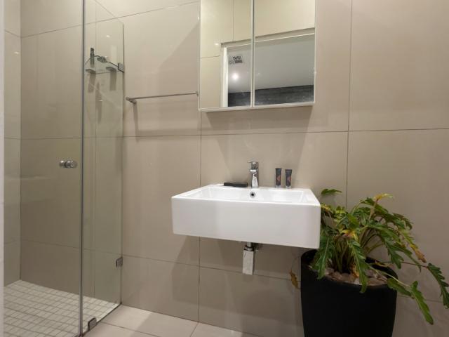 4 Bedroom Apartment / Flat For Sale in Izinga Estate