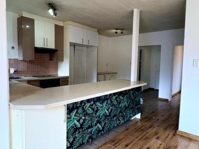4 Bedroom Apartment / Flat For Sale in La Montagne