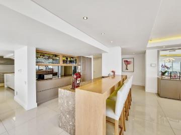 Apartment for sale in Mouille Point - Lift