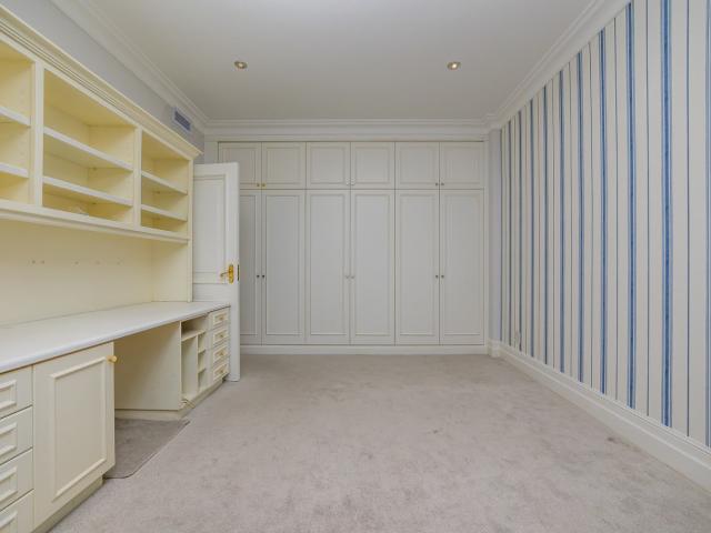 4 Bedroom Apartment / Flat For Sale in Morningside