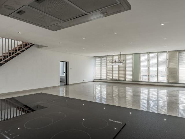 4 Bedroom Apartment / Flat For Sale in Umhlanga Central