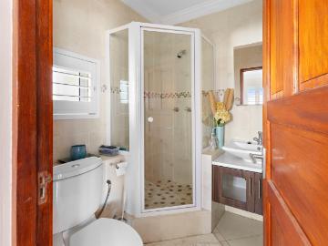 4 Bedroom Apartment / Flat To Rent in Harbour Island