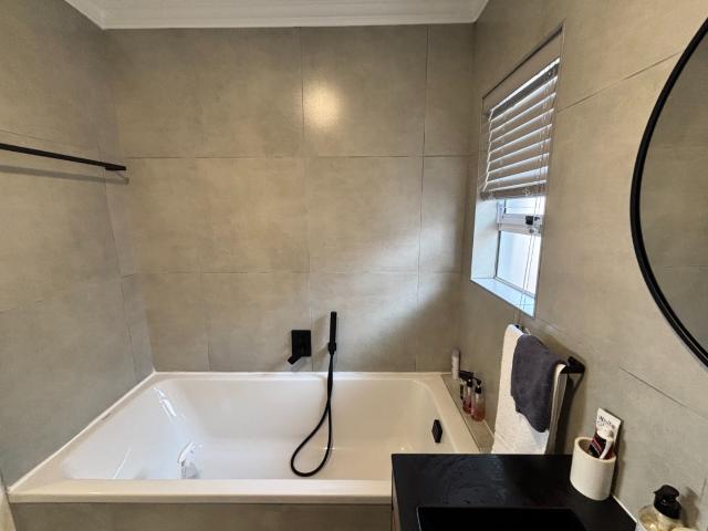 4 Bedroom Apartment / Flat To Rent in Shakas Rock