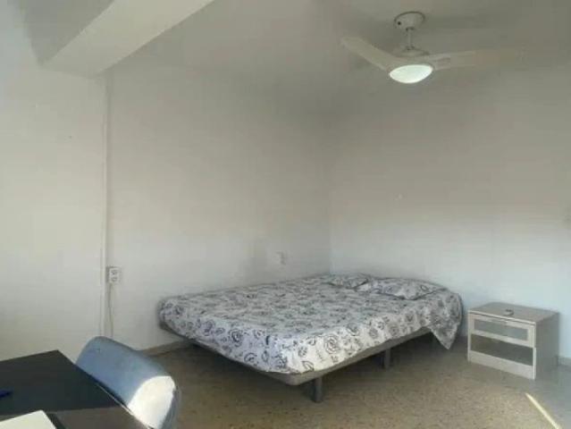 4 bedroom apartment for rent in Murcia, no pets allowed