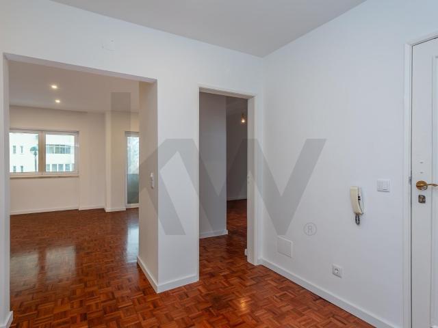 4 Bedroom Apartment for Rent in Miraflores, Algés