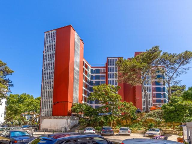4 bedroom apartment for rent in Monte Estoril