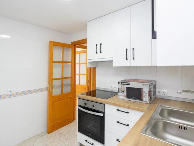 4 bedroom apartment for rent in Atarfe, bills included