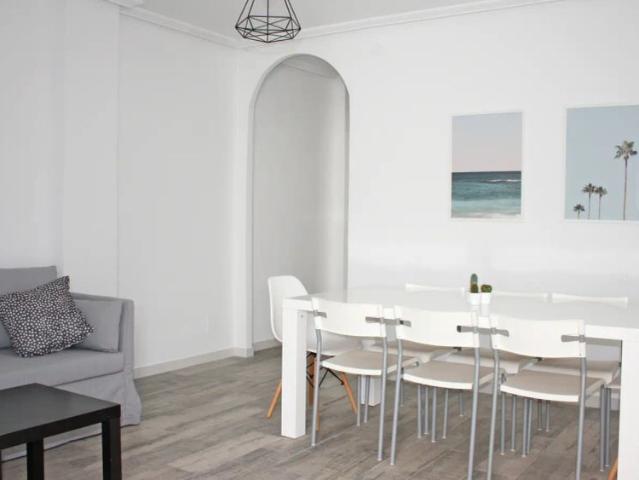 4 bedroom apartment for rent in Alicante, bills included
