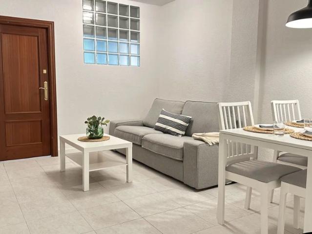 4 bedroom apartment for rent in Aluche, professionals and students welcome