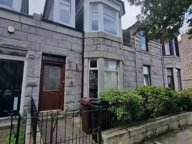 4 bedroom apartment for rent in Bedford Place, Aberdeen, AB24
