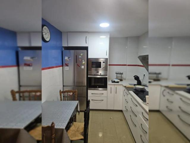 4 bedroom apartment for rent in Benavites, balcony and parking