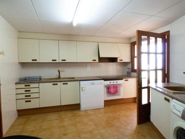 4 bedroom apartment for rent in Cullera, central heating included