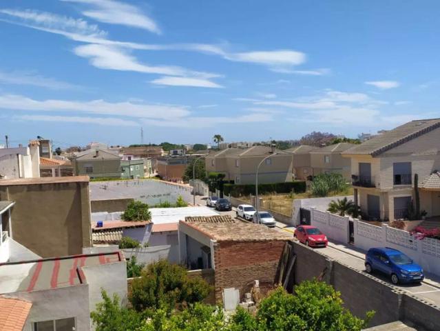 4 bedroom apartment for rent in Daimús, bills included