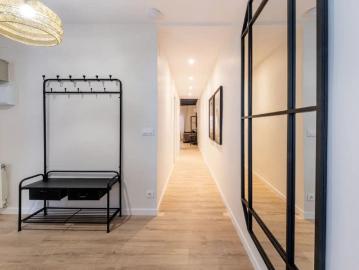 4 bedroom apartment for rent in El Baix Guinardó, professionals welcome