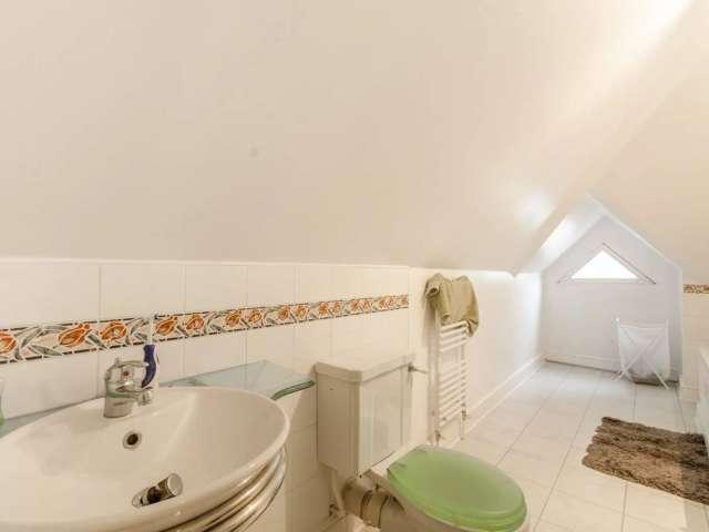 4 bedroom apartment for rent in Fortune Green, London