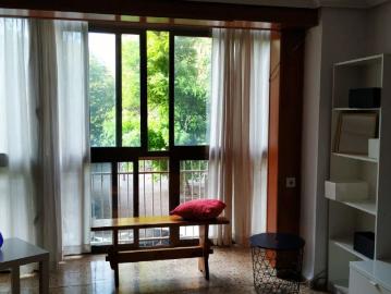 4 bedroom apartment for rent in L'Amistat, students only
