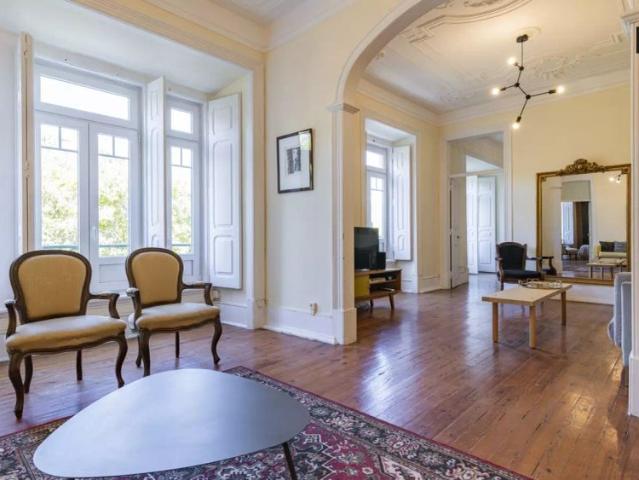 4 bedroom apartment for rent in Lisbon