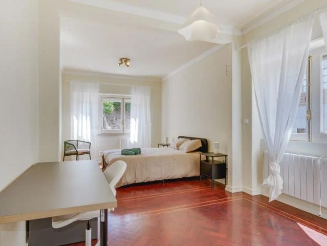 4 bedroom apartment for rent in Lisbon, bills included