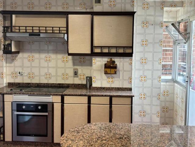 4 bedroom apartment for rent in Pontevedra