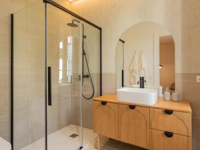 4 bedroom apartment for rent in Porto, bills included